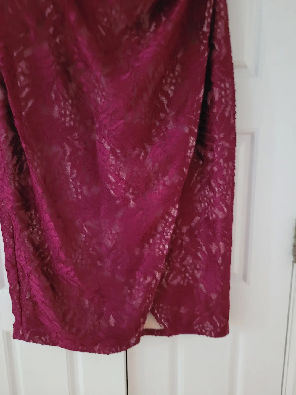 NWT Le Château Berry / Burgundy Off-Shoulder Lace Cocktail Dress Size M - Picture 7 of 16
